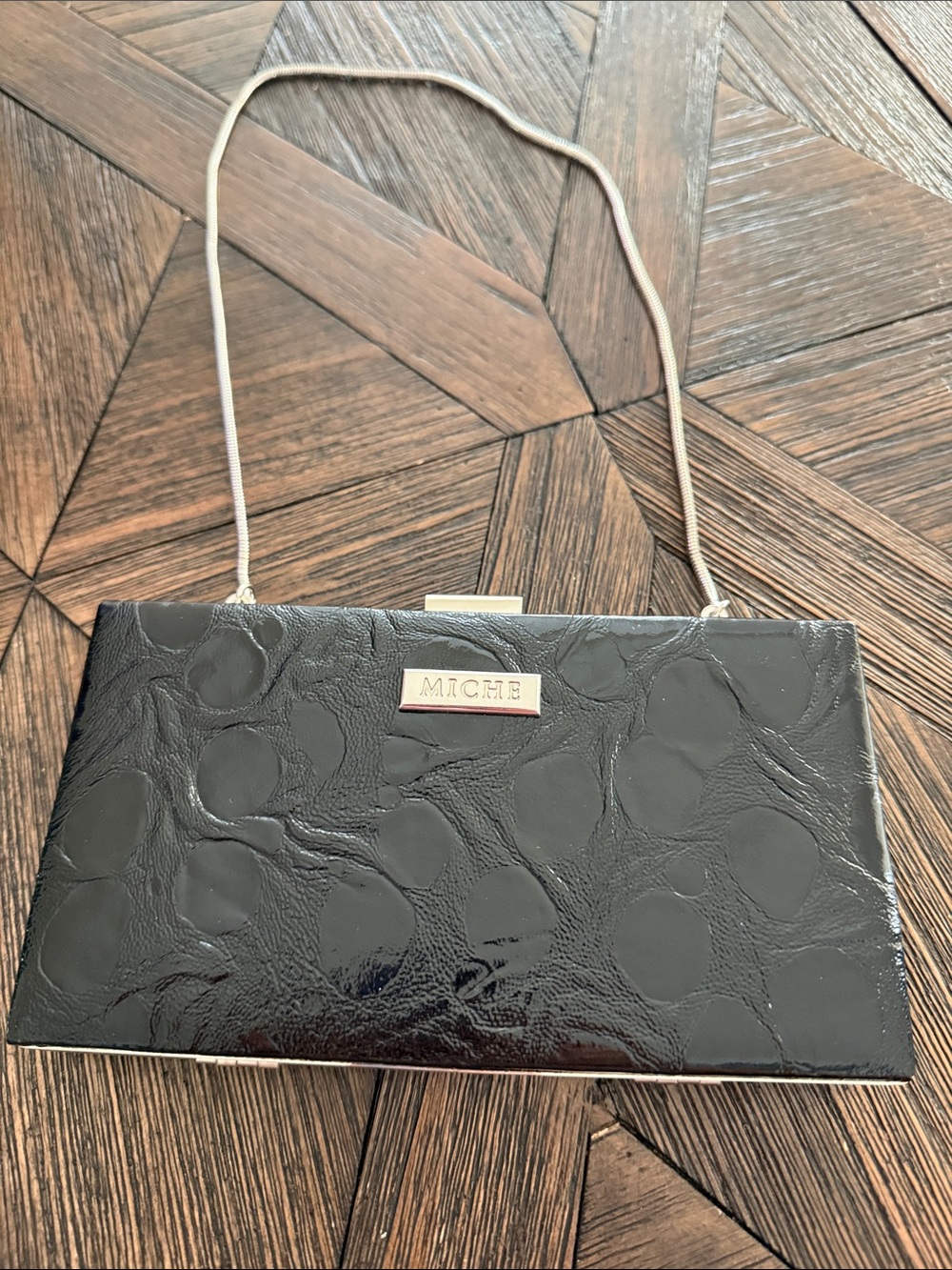 Miche Black Hard Case Clutch Wallet Purse Silver Chain Snap Closure 7.5”